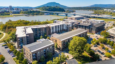 Tiny photo for 200 Manufacturers Road, Chattanooga, TN 37405 (MLS # 1526550)