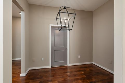 Tiny photo for 200 Manufacturers Road, Chattanooga, TN 37405 (MLS # 1526550)