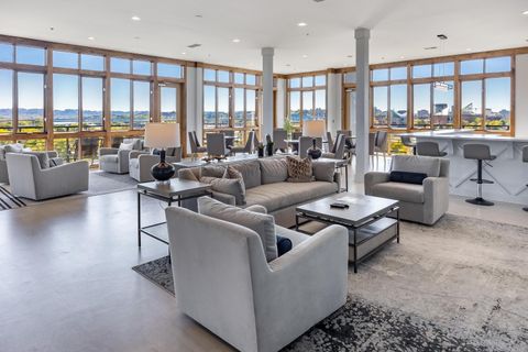 Tiny photo for 200 Manufacturers Road, Chattanooga, TN 37405 (MLS # 1526550)