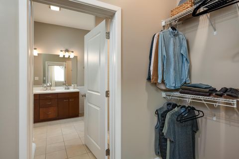 Tiny photo for 200 Manufacturers Road, Chattanooga, TN 37405 (MLS # 1526550)