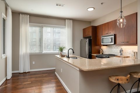 Tiny photo for 200 Manufacturers Road, Chattanooga, TN 37405 (MLS # 1526550)