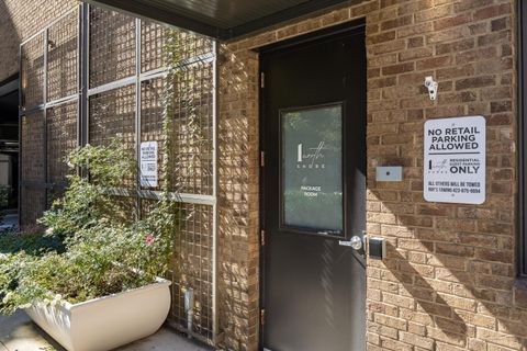 Tiny photo for 200 Manufacturers Road, Chattanooga, TN 37405 (MLS # 1526550)