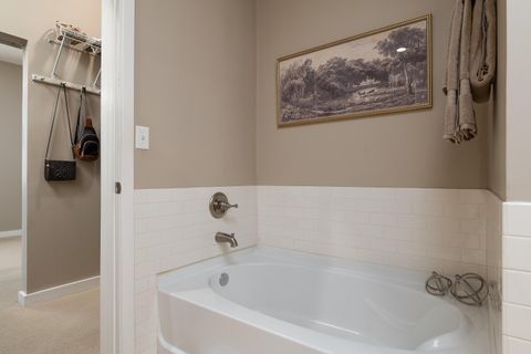 Tiny photo for 200 Manufacturers Road, Chattanooga, TN 37405 (MLS # 1526550)