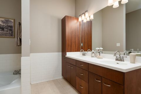 Tiny photo for 200 Manufacturers Road, Chattanooga, TN 37405 (MLS # 1526550)