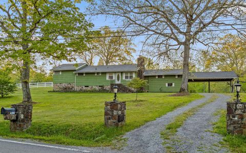 Photo of 6514 Gray Fryar Road, Signal Mountain, TN 37377 (MLS # 1534715)