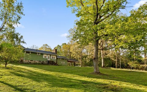Photo of 6514 Gray Fryar Road, Signal Mountain, TN 37377 (MLS # 1534715)