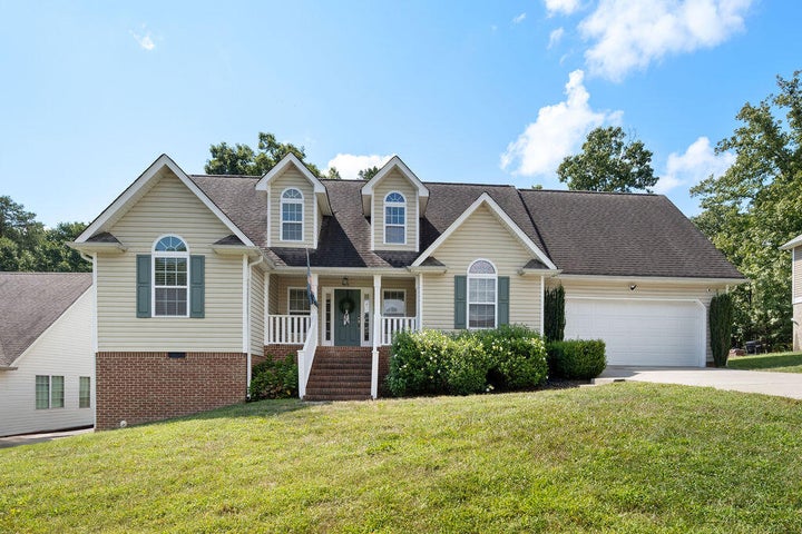 Photo 1 of 33 — 633 Hidden Oaks Drive, Flintstone, GA 30725