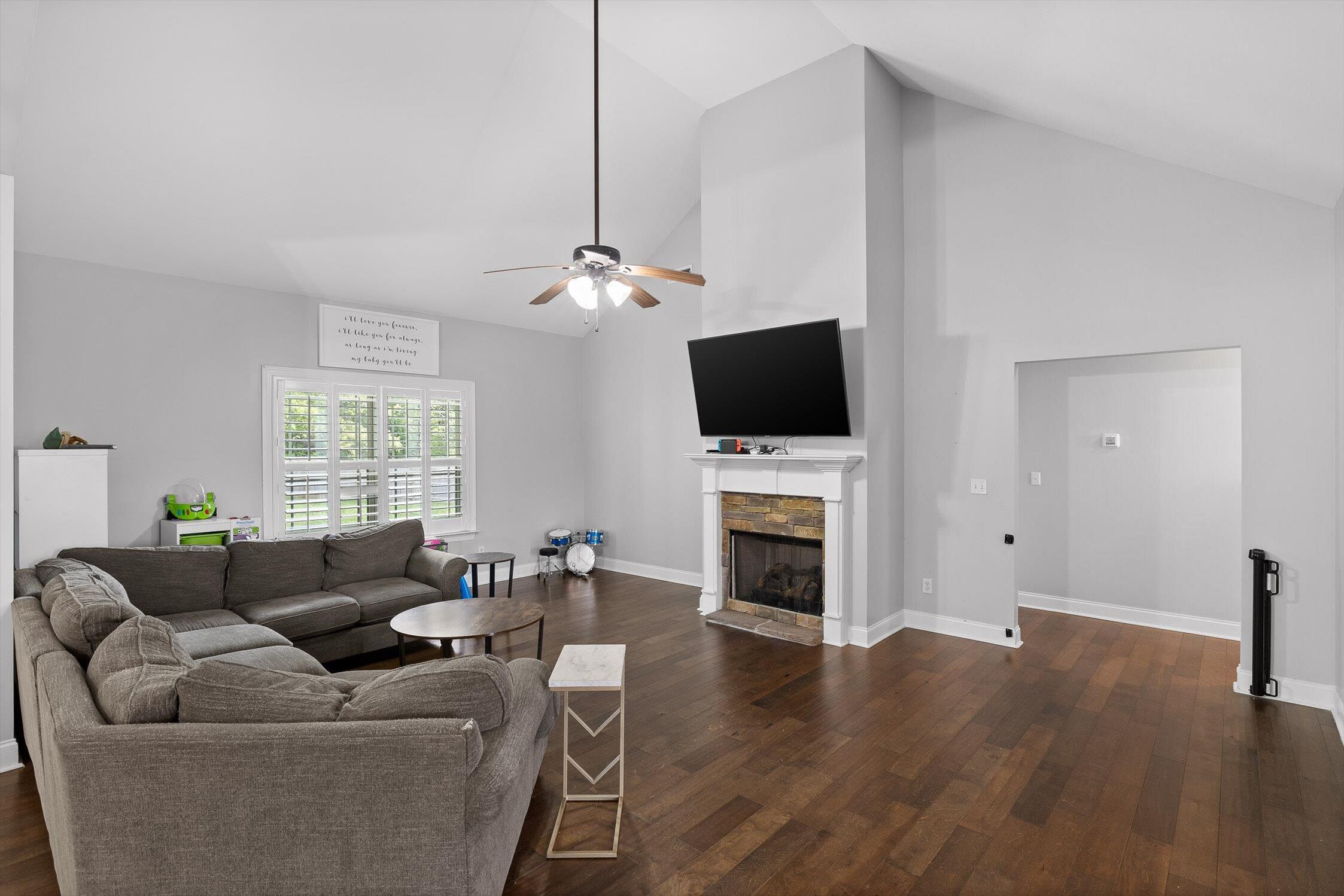 7608 Maplehurst Drive, Ooltewah, Tennessee image 2