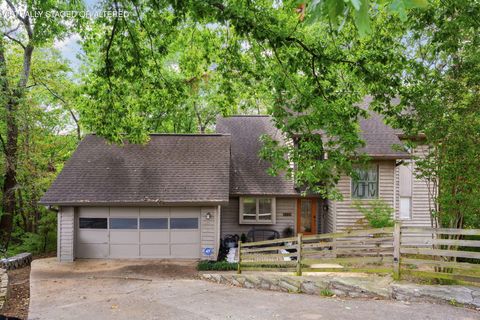 Photo of 1722 Lake Wood Circle, Hixson, TN 37343 (MLS # 1521024)