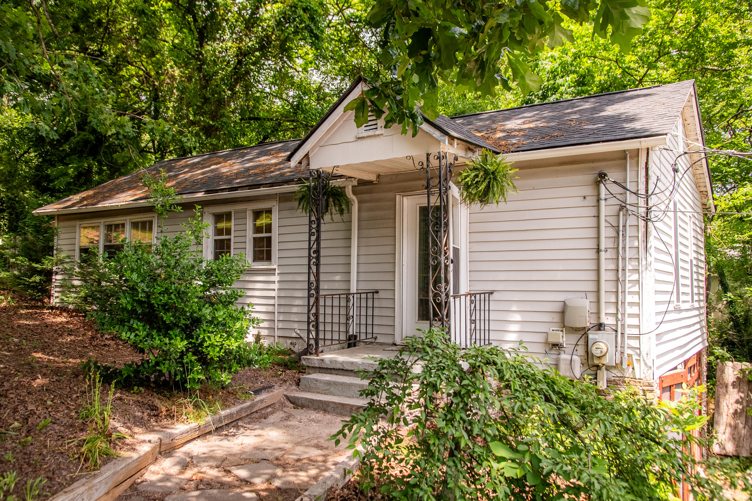 811 Poindexter Avenue