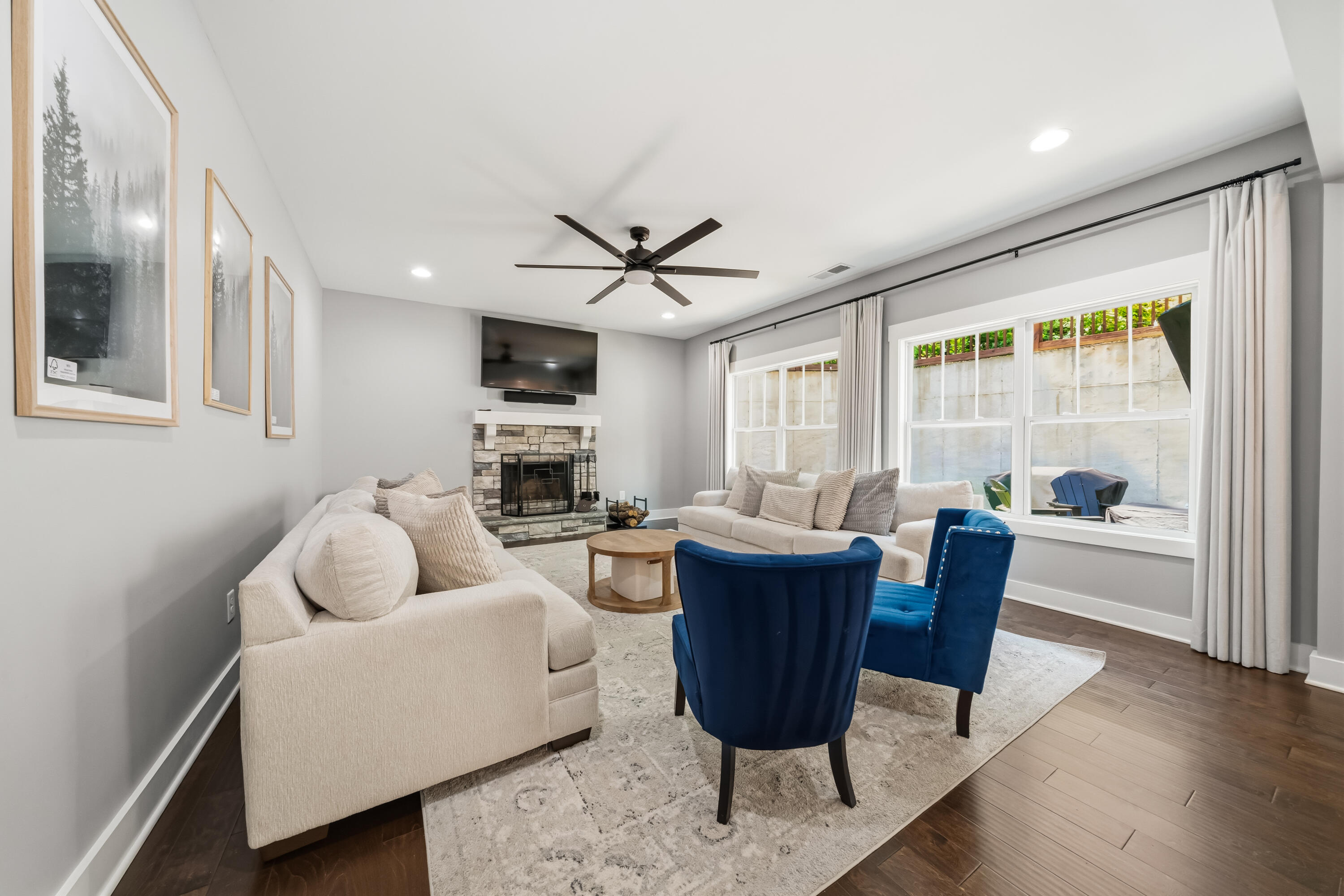 60 Grand Georgian Court NE
