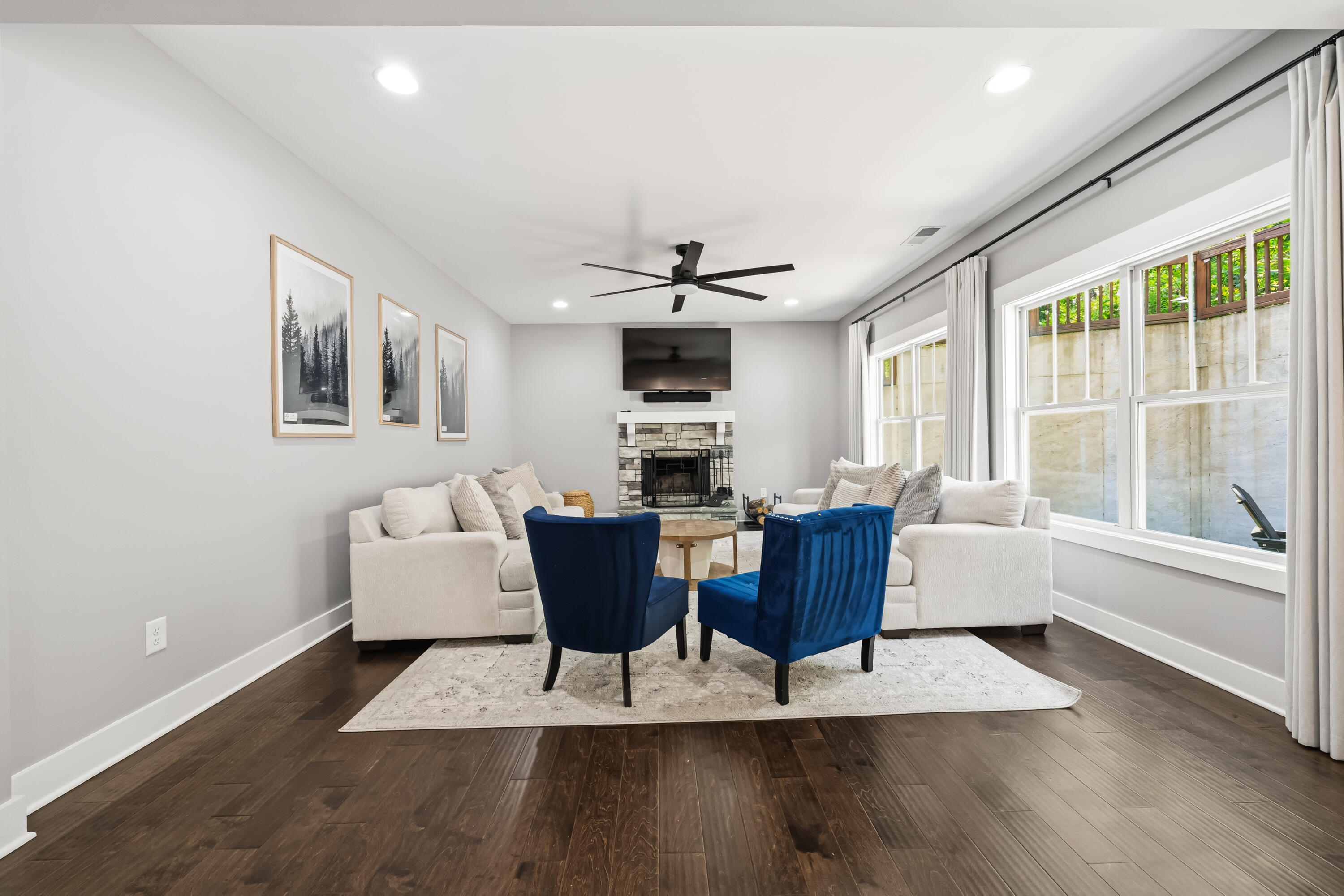 60 Grand Georgian Court NE