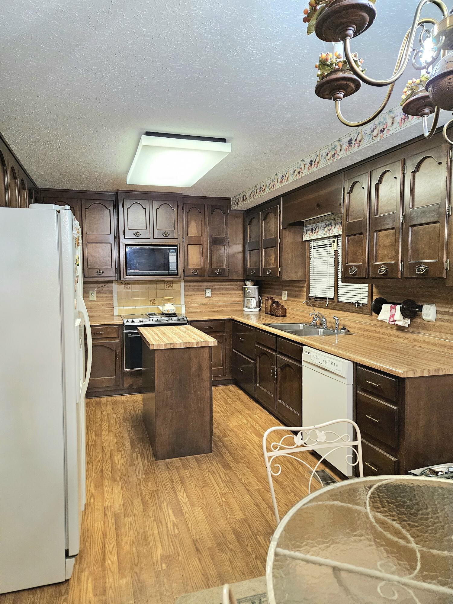 9049 Allison Court, Douglasville, Georgia image 8