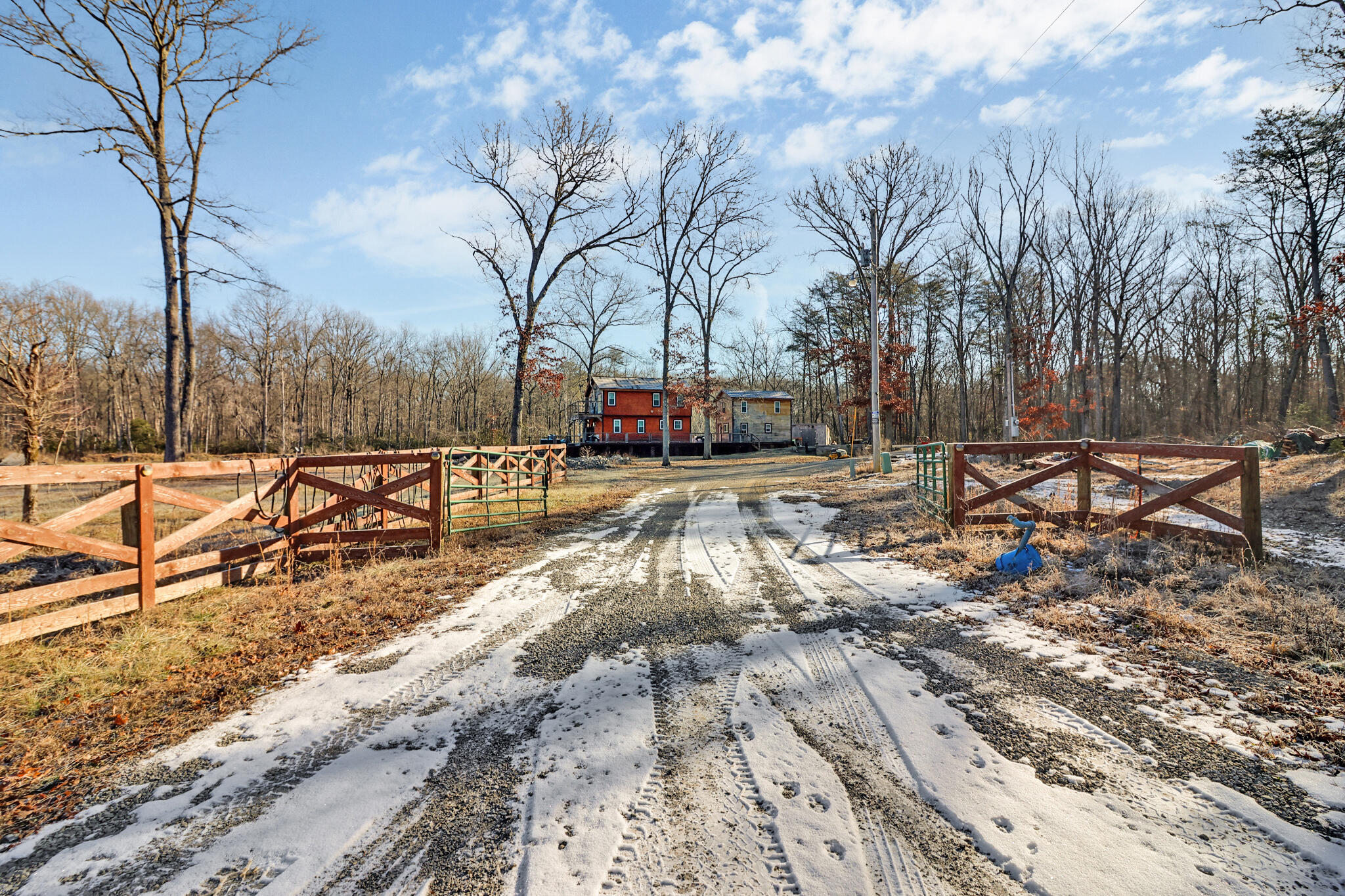 795 Pine Road, Pikeville, Tennessee image 1