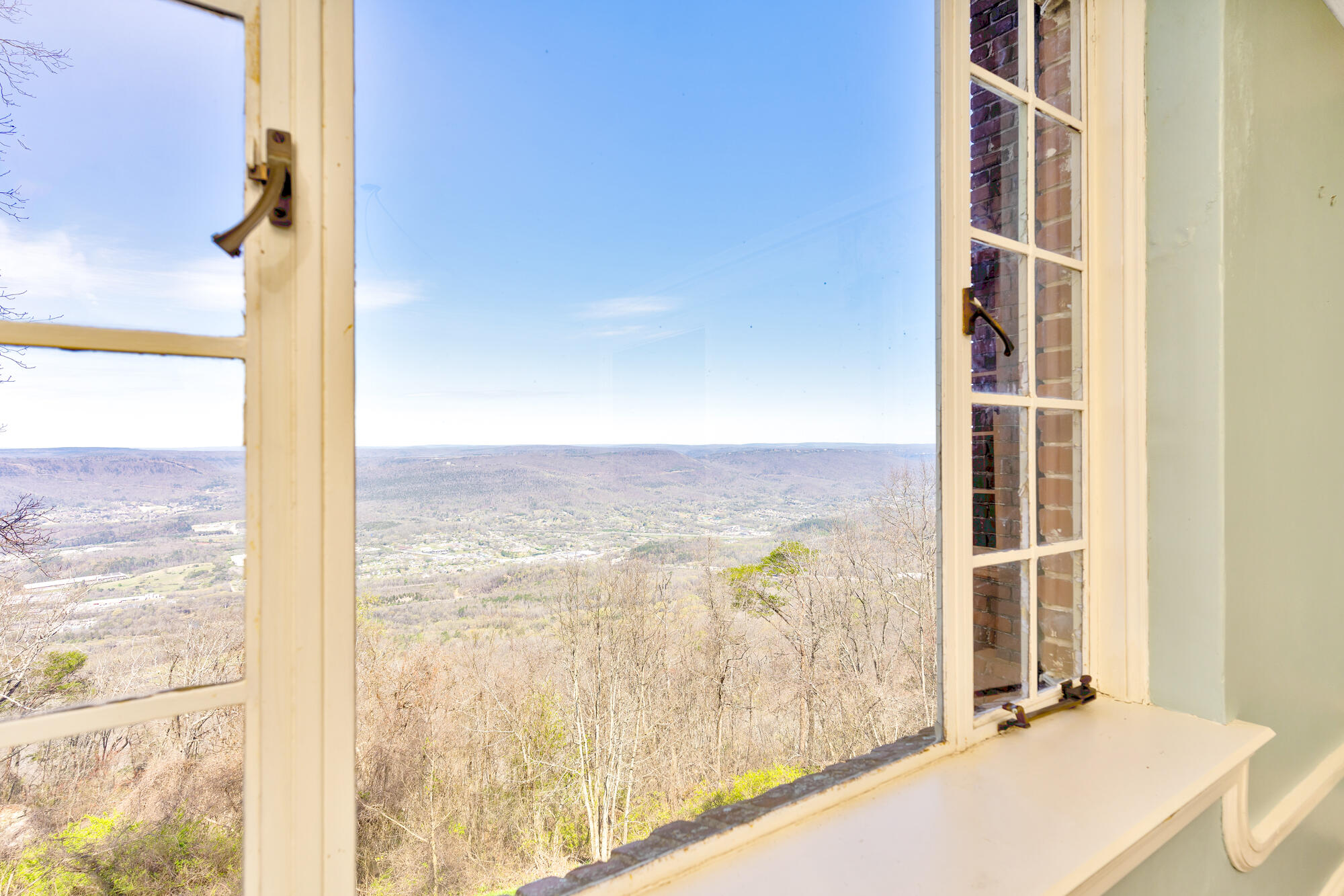512 W Brow Road, Lookout Mountain, Tennessee image 12