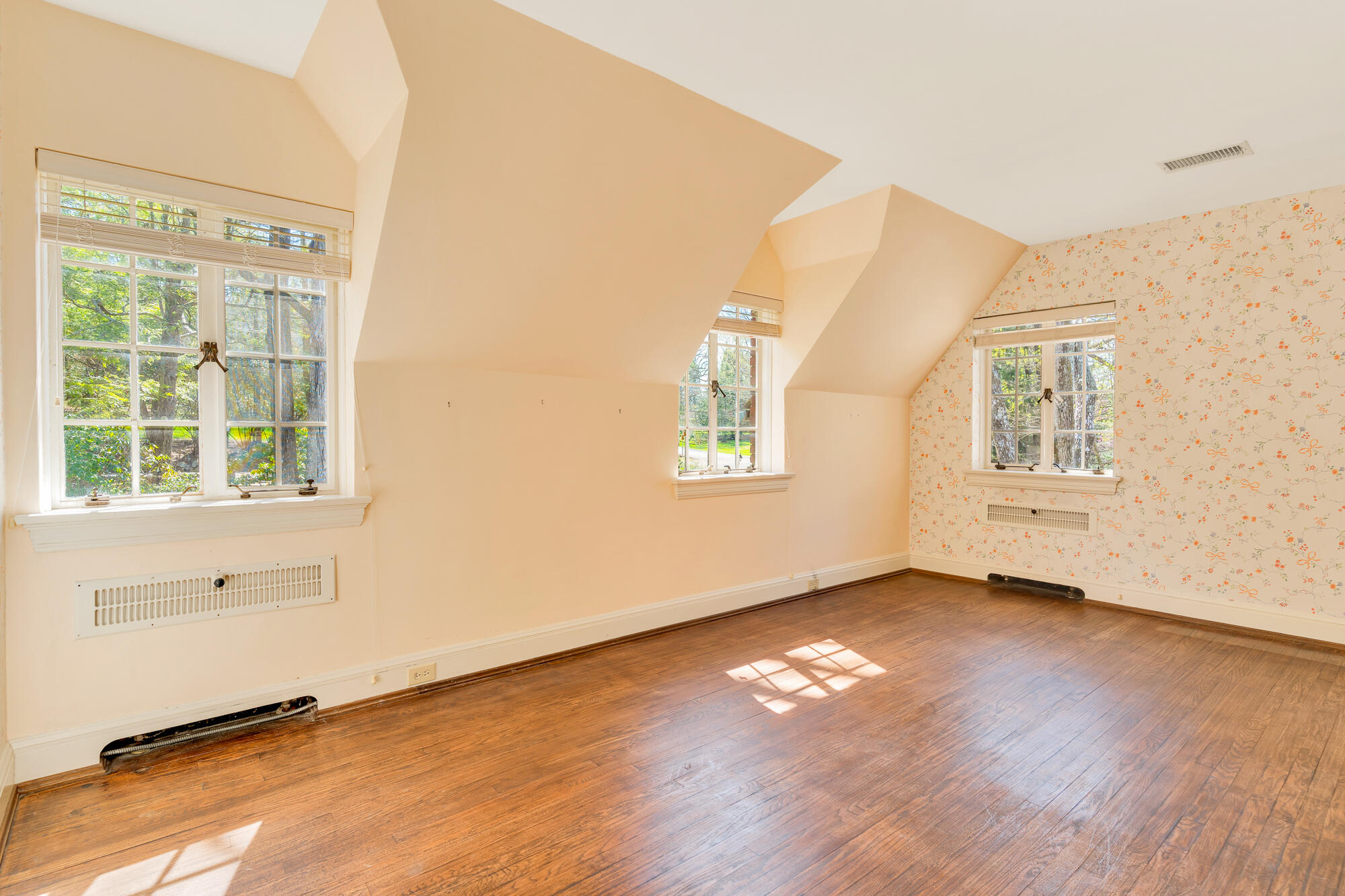 512 W Brow Road, Lookout Mountain, Tennessee image 32