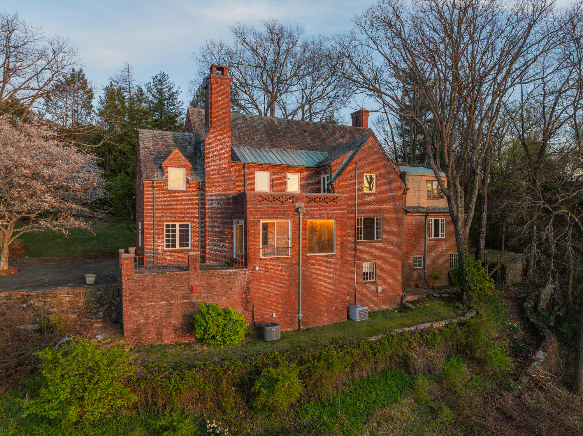 512 W Brow Road, Lookout Mountain, Tennessee image 48