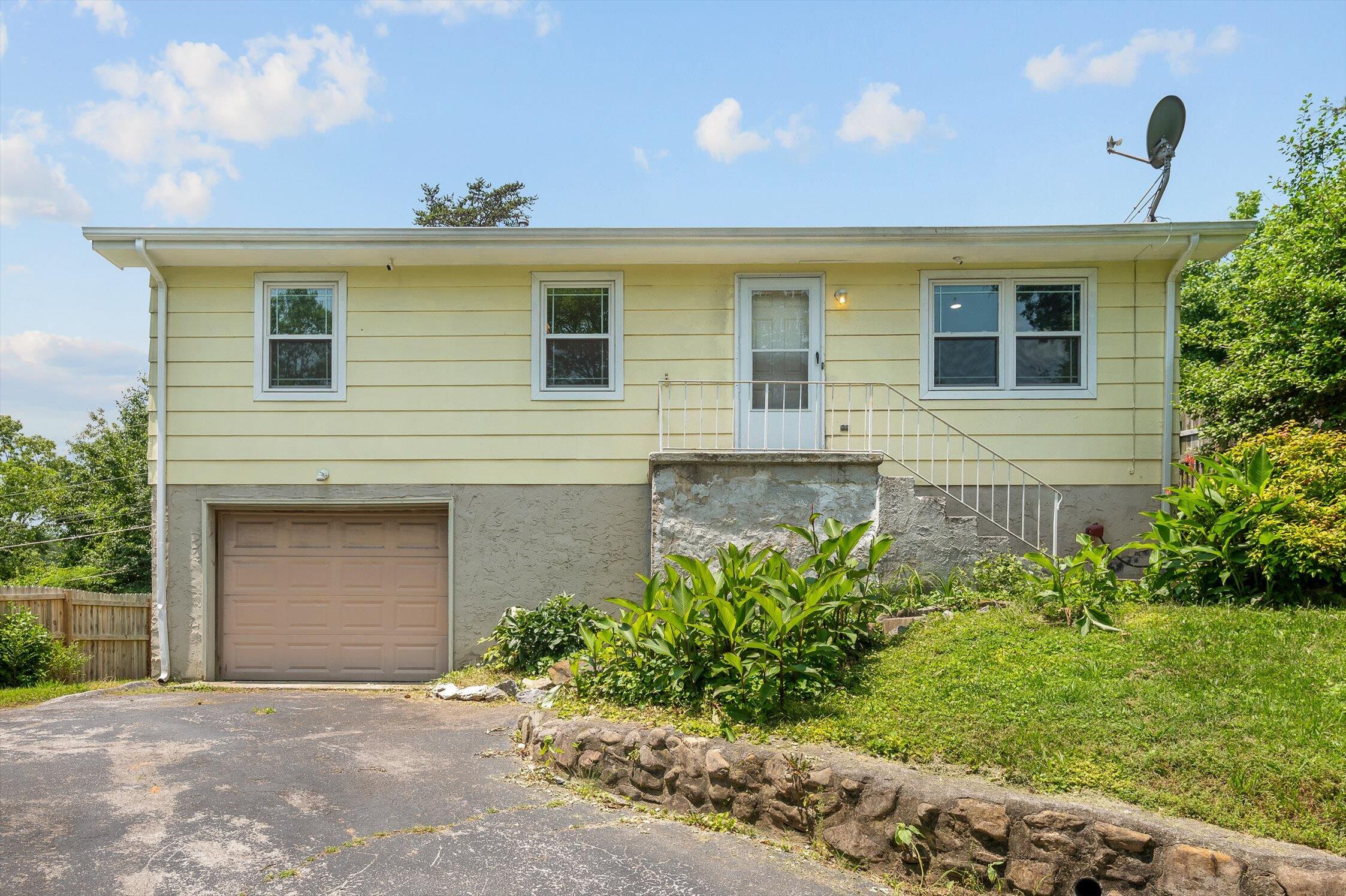 6557 Esquire Drive, Hixson, Tennessee image 1