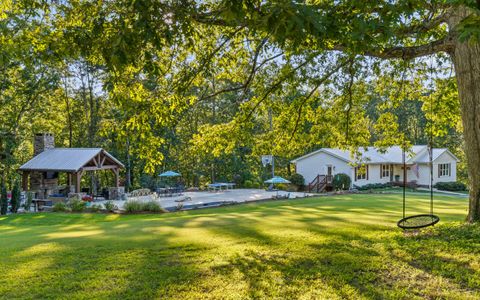 Photo of 6015 Sawyer Road, Signal Mountain, TN 37377 (MLS # 1520674)