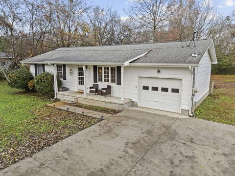 Photo of 3321 Elder Mountain Road, Chattanooga, TN 37419 (MLS # 1524335)