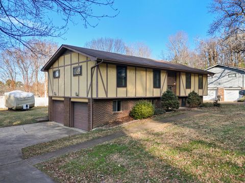 Photo of 909 Chestnut Wood Lane, Chattanooga, TN 37421 (MLS # 1525760)