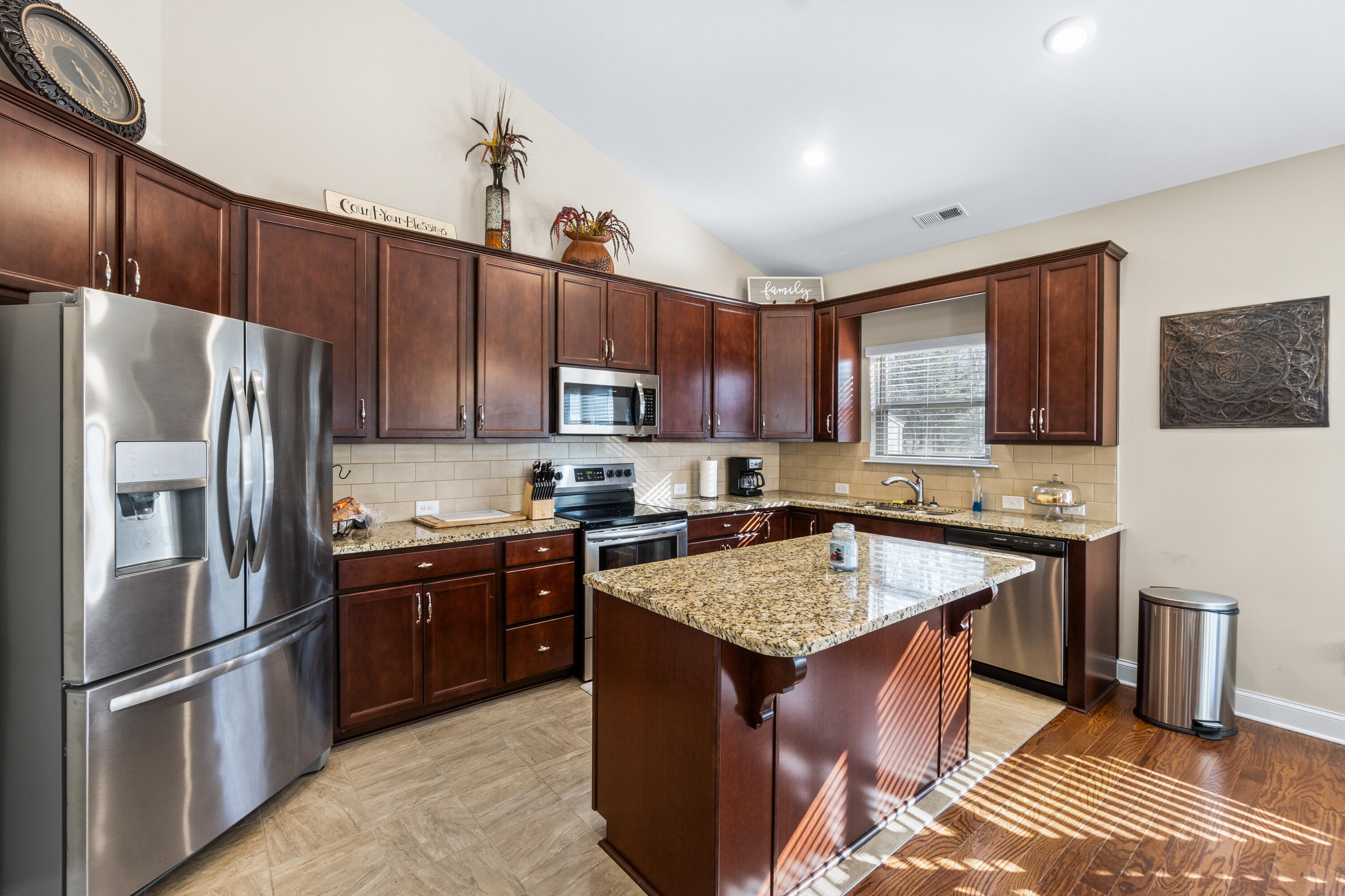 6529 Satjanon Drive, Ooltewah, Tennessee image 17