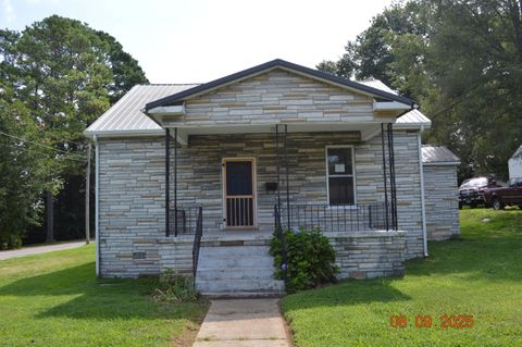 Photo of 912 N Price Street, Sweetwater, TN 37874 (MLS # 1527196)