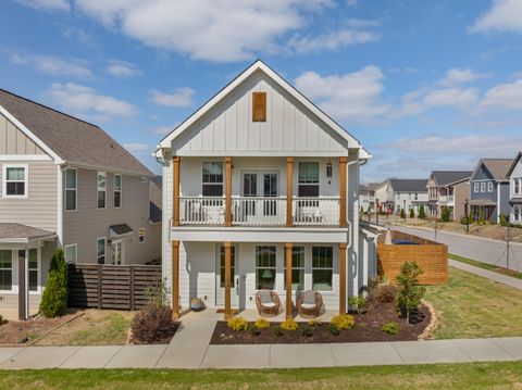 Photo of 1548 Bourbon Way, Chattanooga, TN 37421 (MLS # 1531106)