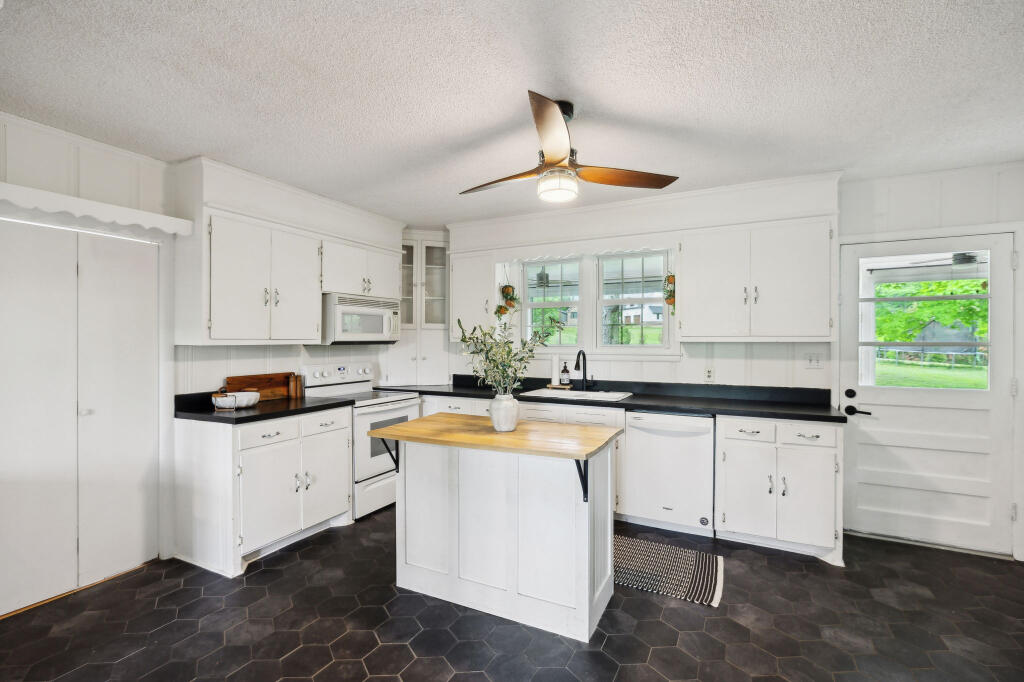 1155 Ridge Hill Road, Goodlettsville, Tennessee image 22