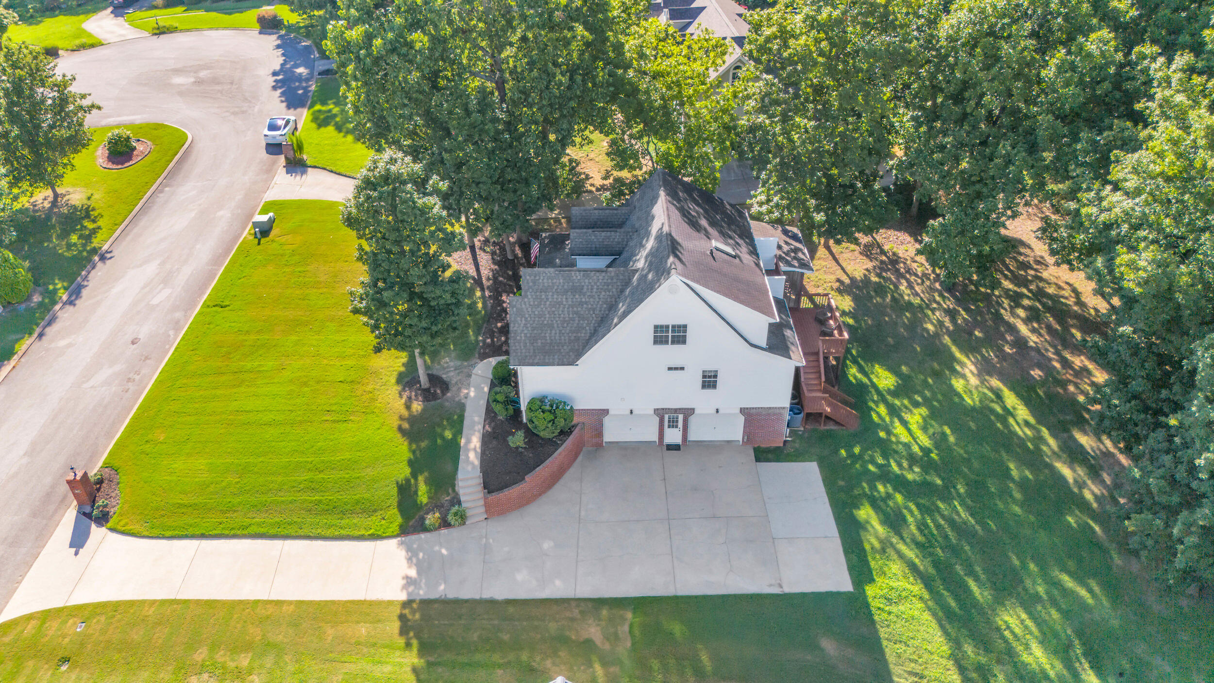 6637 Rolling River Road