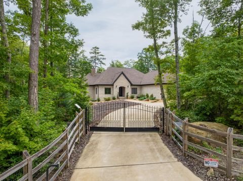 Photo of 118 Beaten Path Road, Signal Mountain, TN 37377 (MLS # 1518398)
