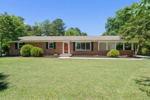Homes For Sale - 200 Country Club Drive<br/> Cleveland, TN 37311