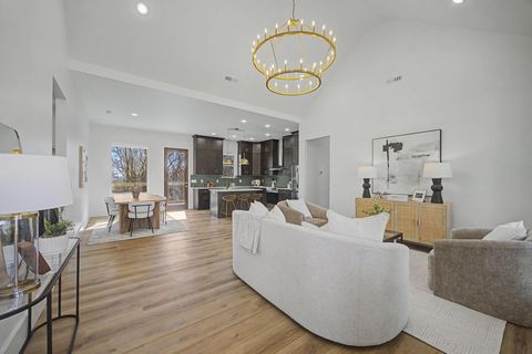 Homes For Sale - 6514 Fairview Road<br/> Hixson, TN 37343