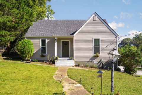 Photo of 2911 Pope Drive, Chattanooga, TN 37404 (MLS # 1521751)