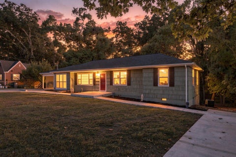 Photo of 1061 Wynnwood Road, Chattanooga, TN 37412 (MLS # 1545123)