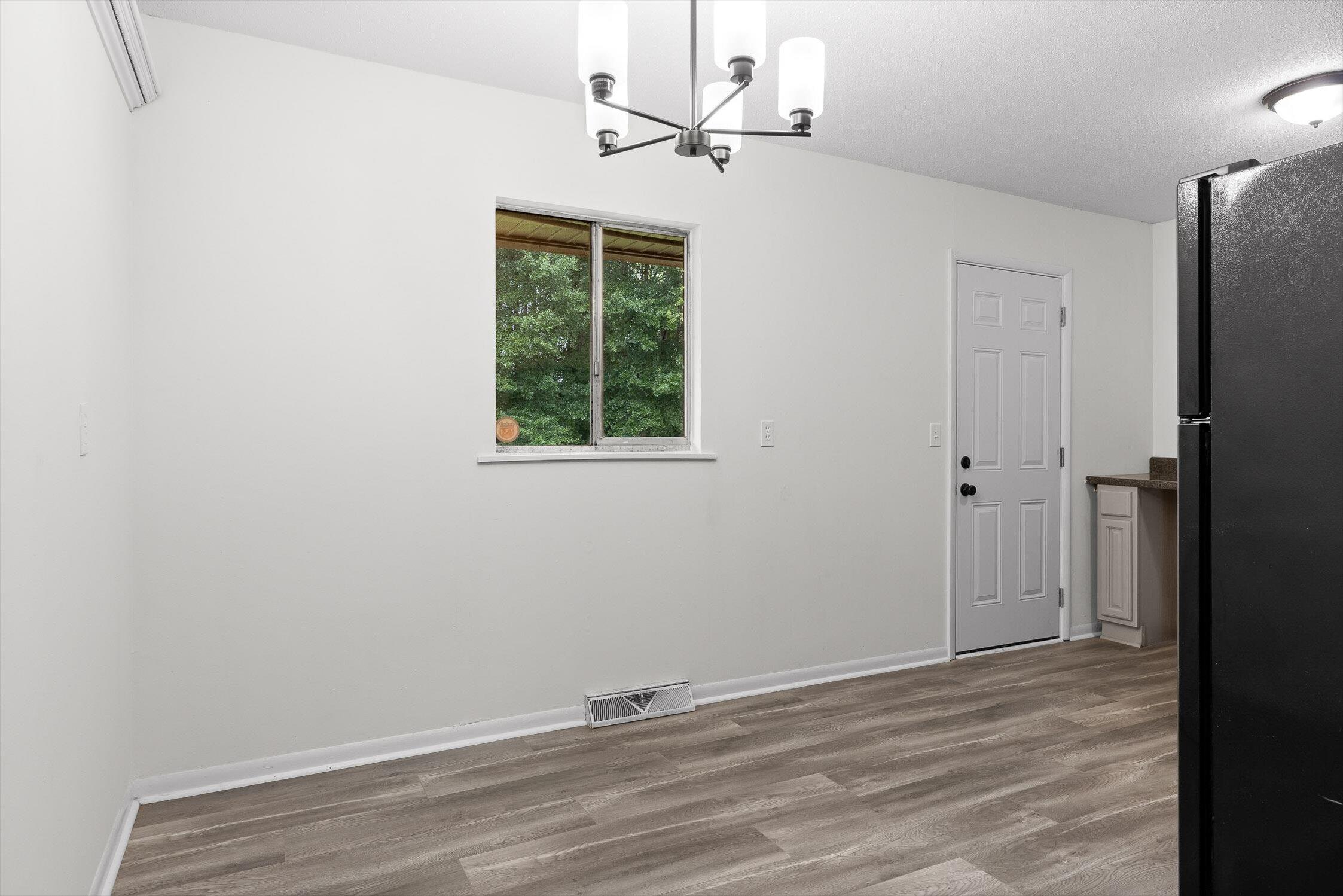 Lafayette, Georgia 30728, United States, 4 Bedrooms Bedrooms, ,2 BathroomsBathrooms,Residential,Pending,187337