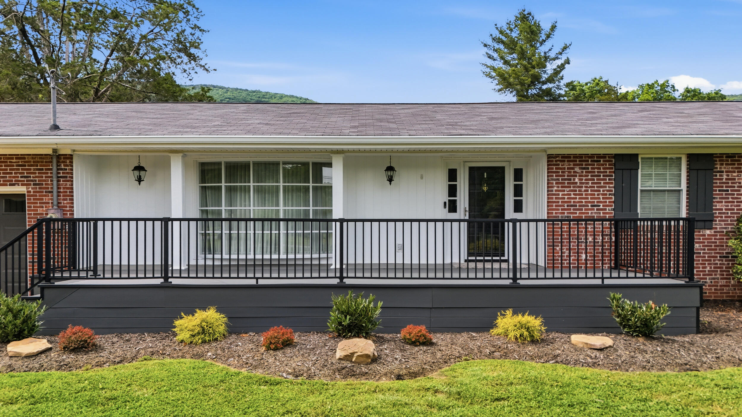 605 Falls View Drive
