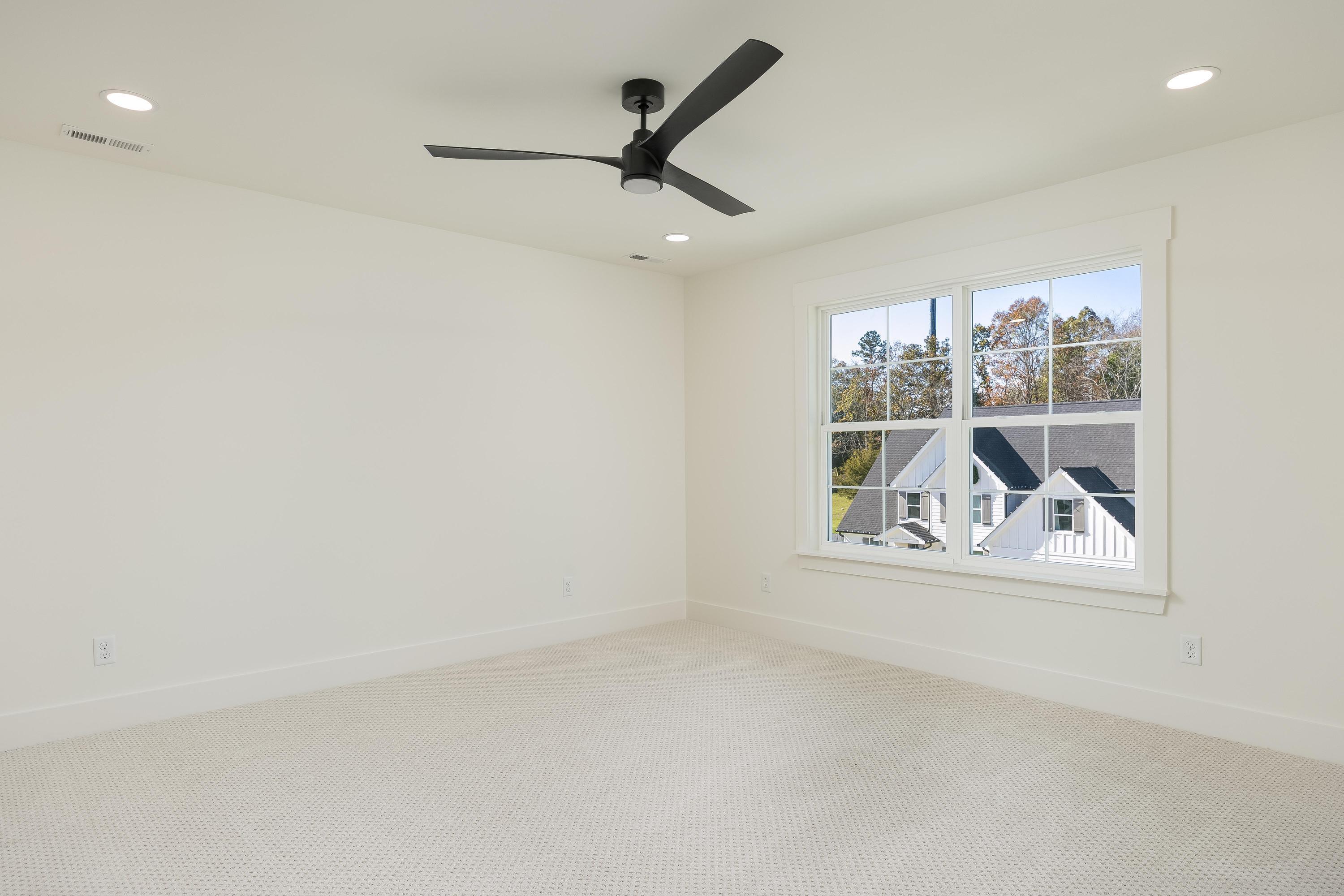 Harrison, Tennessee 37341, United States, 3 Bedrooms Bedrooms, ,3 BathroomsBathrooms,Residential,Pending,32304