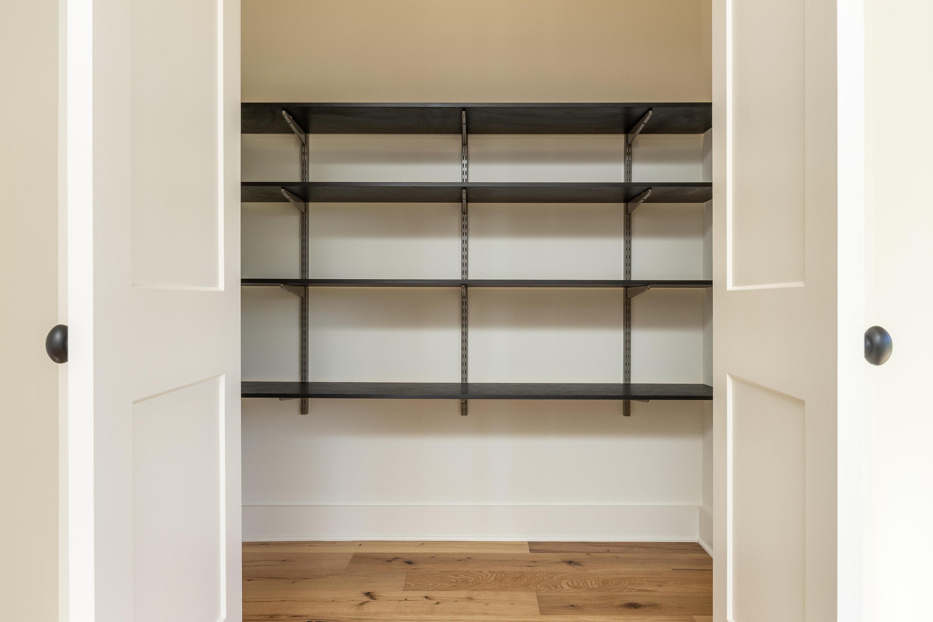 Harrison, Tennessee 37341, United States, 3 Bedrooms Bedrooms, ,3 BathroomsBathrooms,Residential,Pending,32304