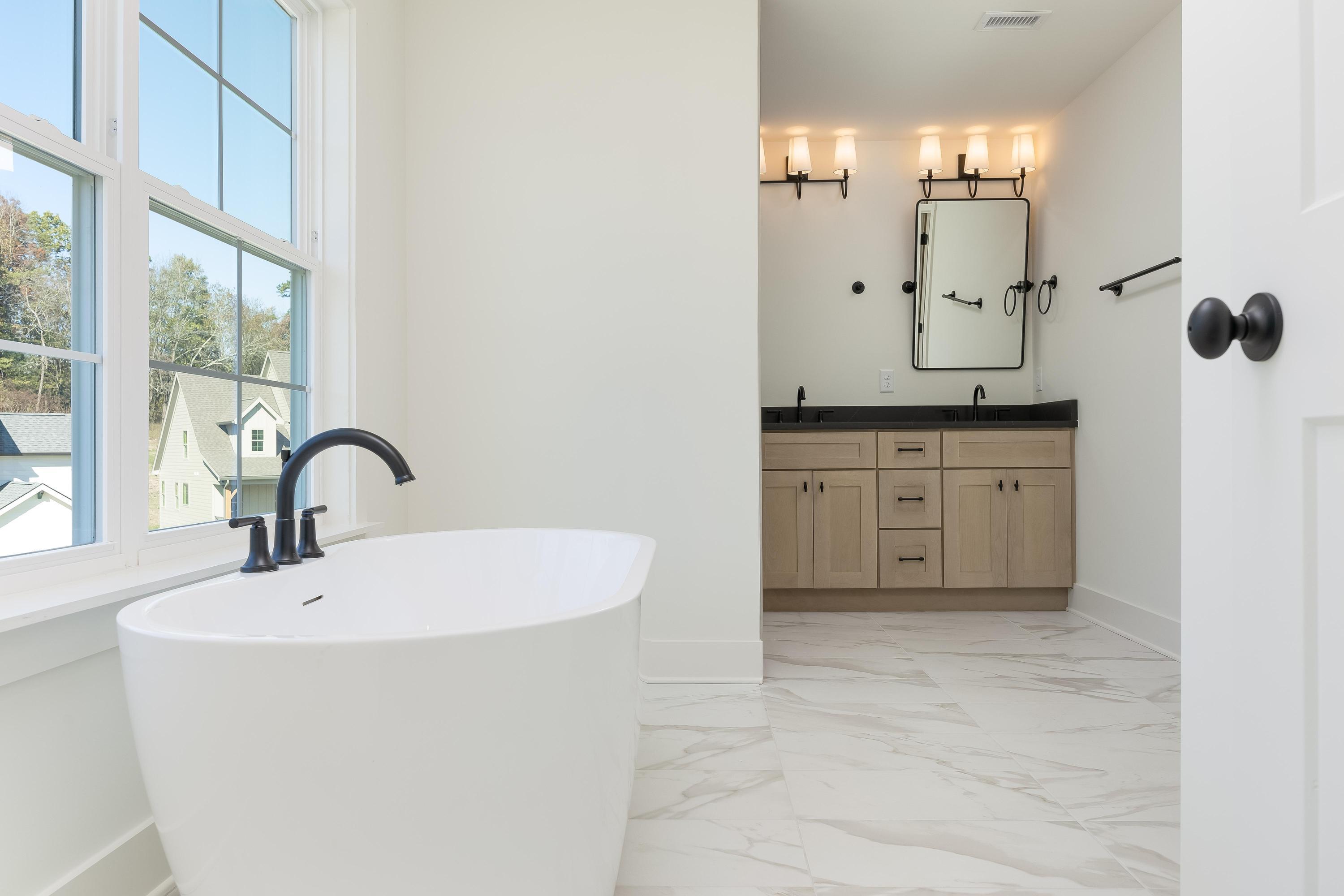 Harrison, Tennessee 37341, United States, 3 Bedrooms Bedrooms, ,3 BathroomsBathrooms,Residential,Pending,32304