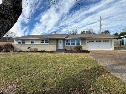 Photo of 841 Belvoir Crest Drive, Chattanooga, TN 37412 (MLS # 1525711)