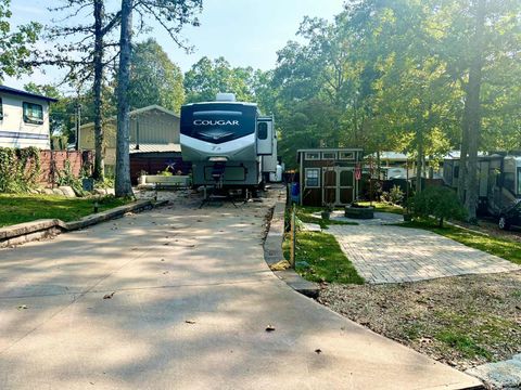 Photo of 9181 Cherokee Trail, Crossville, TN 38572 (MLS # 1531859)