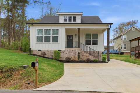 Homes For Sale - 624 Hiwassee Avenue<br/> Cleveland, TN 37312