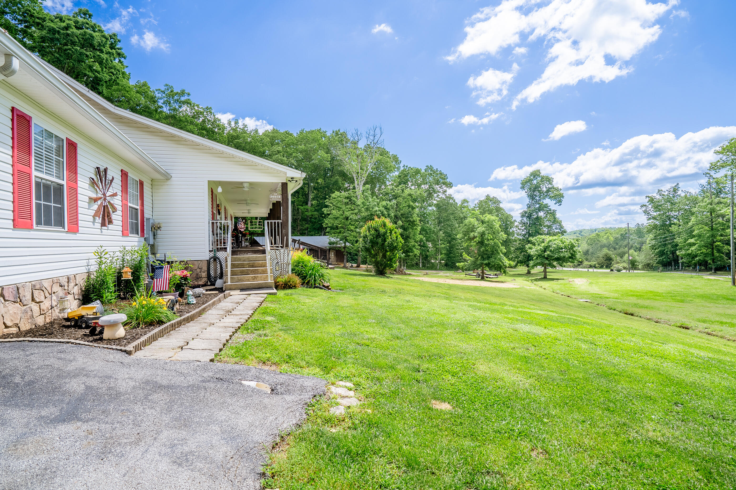2163 Red Leaf Lane, Soddy Daisy, Tennessee image 8