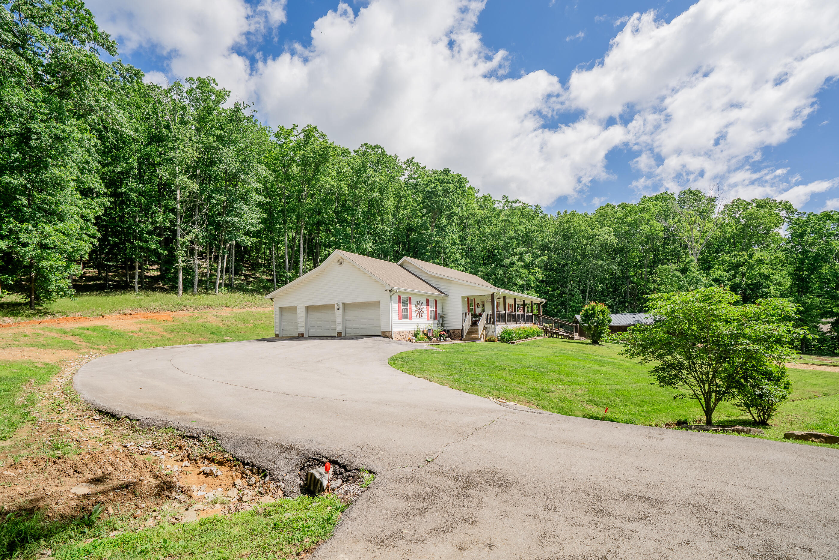 2163 Red Leaf Lane, Soddy Daisy, Tennessee image 6