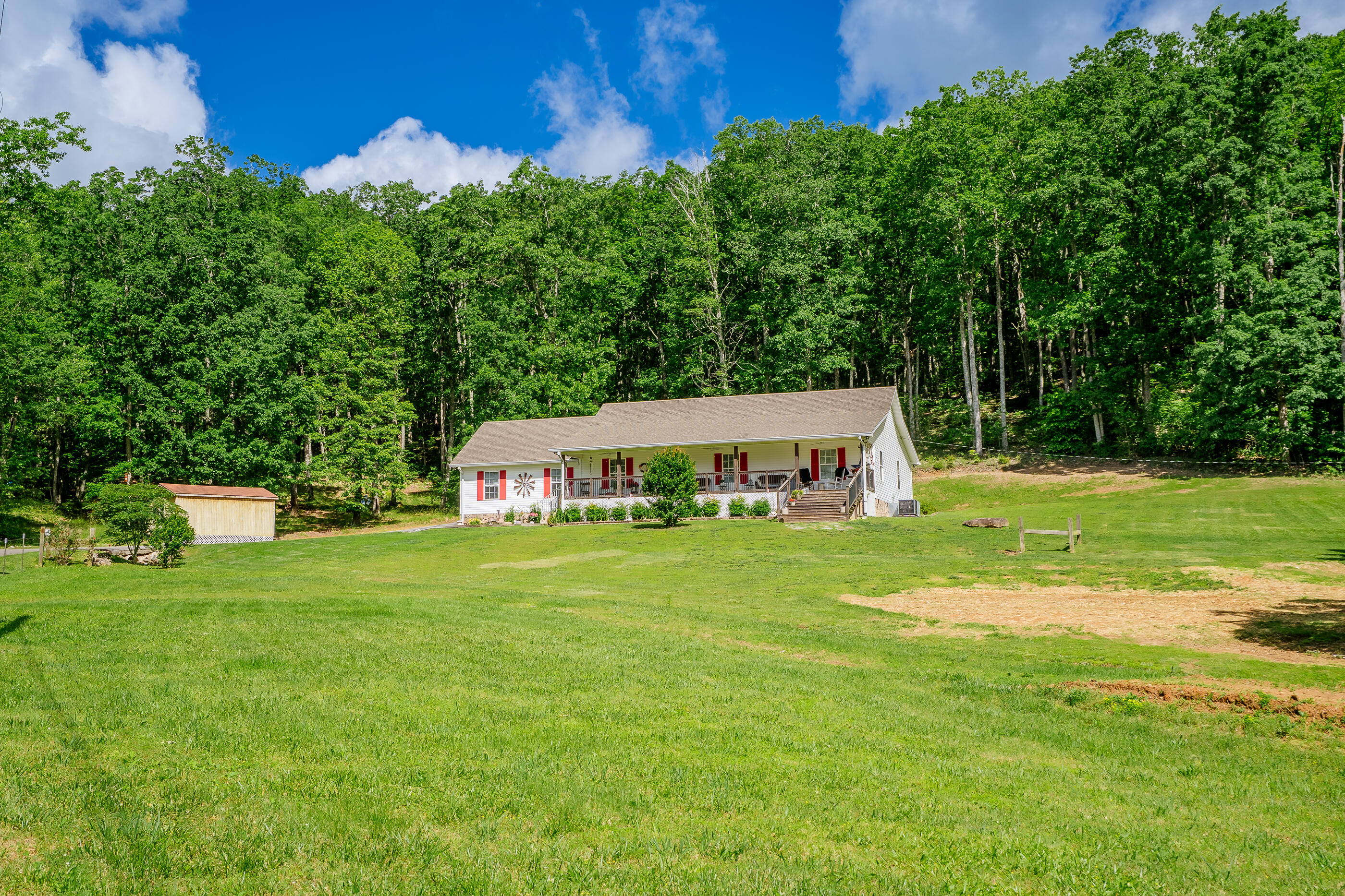 2163 Red Leaf Lane, Soddy Daisy, Tennessee image 3