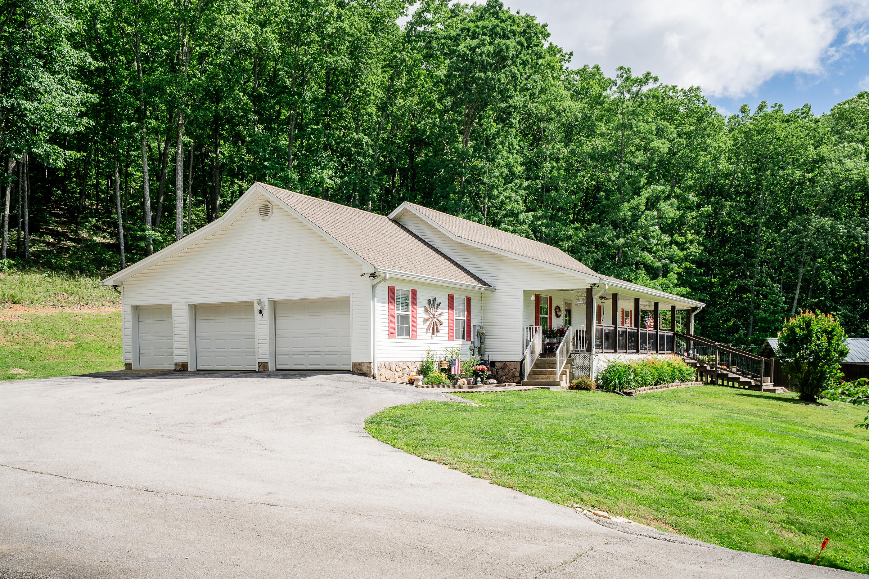 2163 Red Leaf Lane, Soddy Daisy, Tennessee image 7