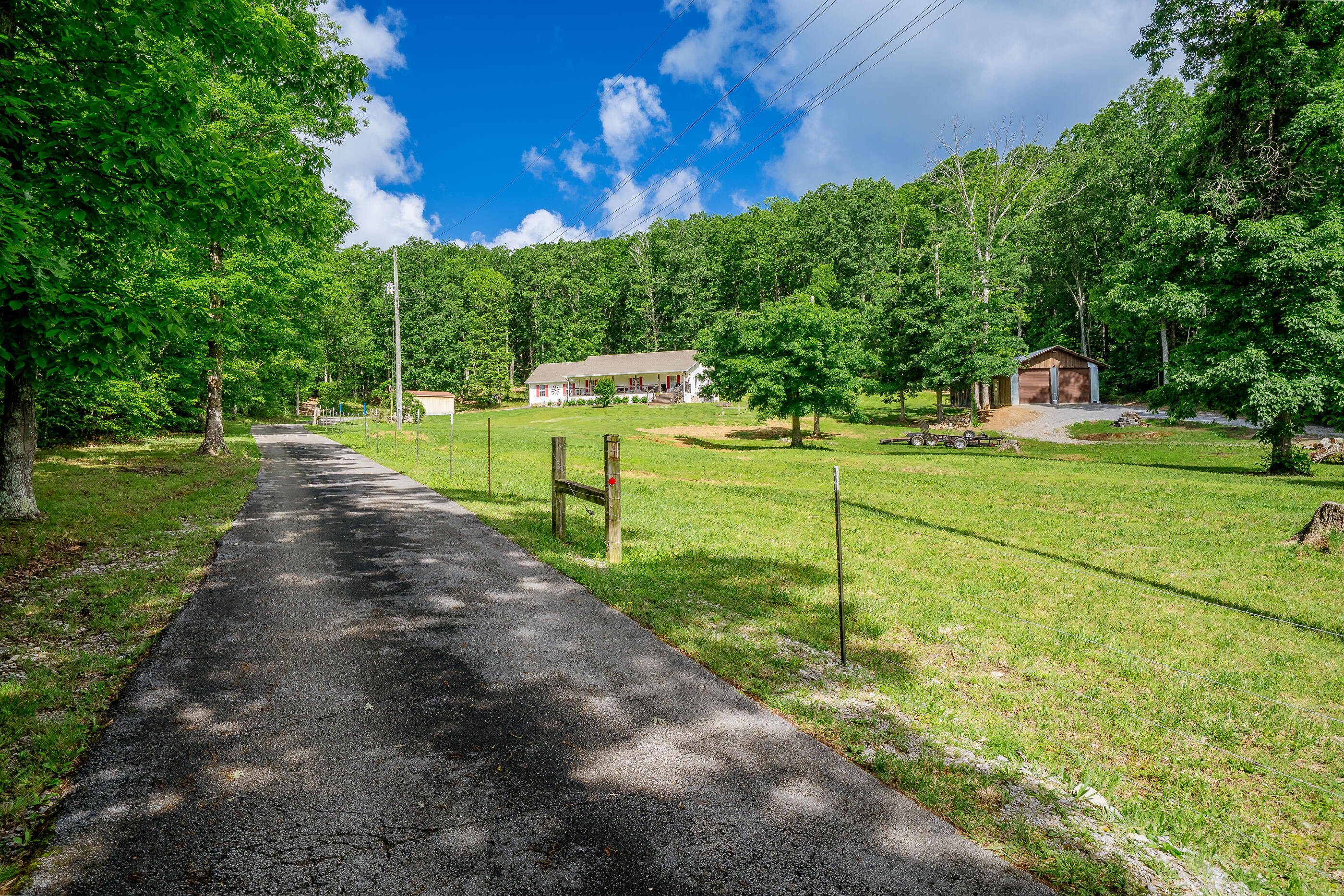2163 Red Leaf Lane, Soddy Daisy, Tennessee image 2