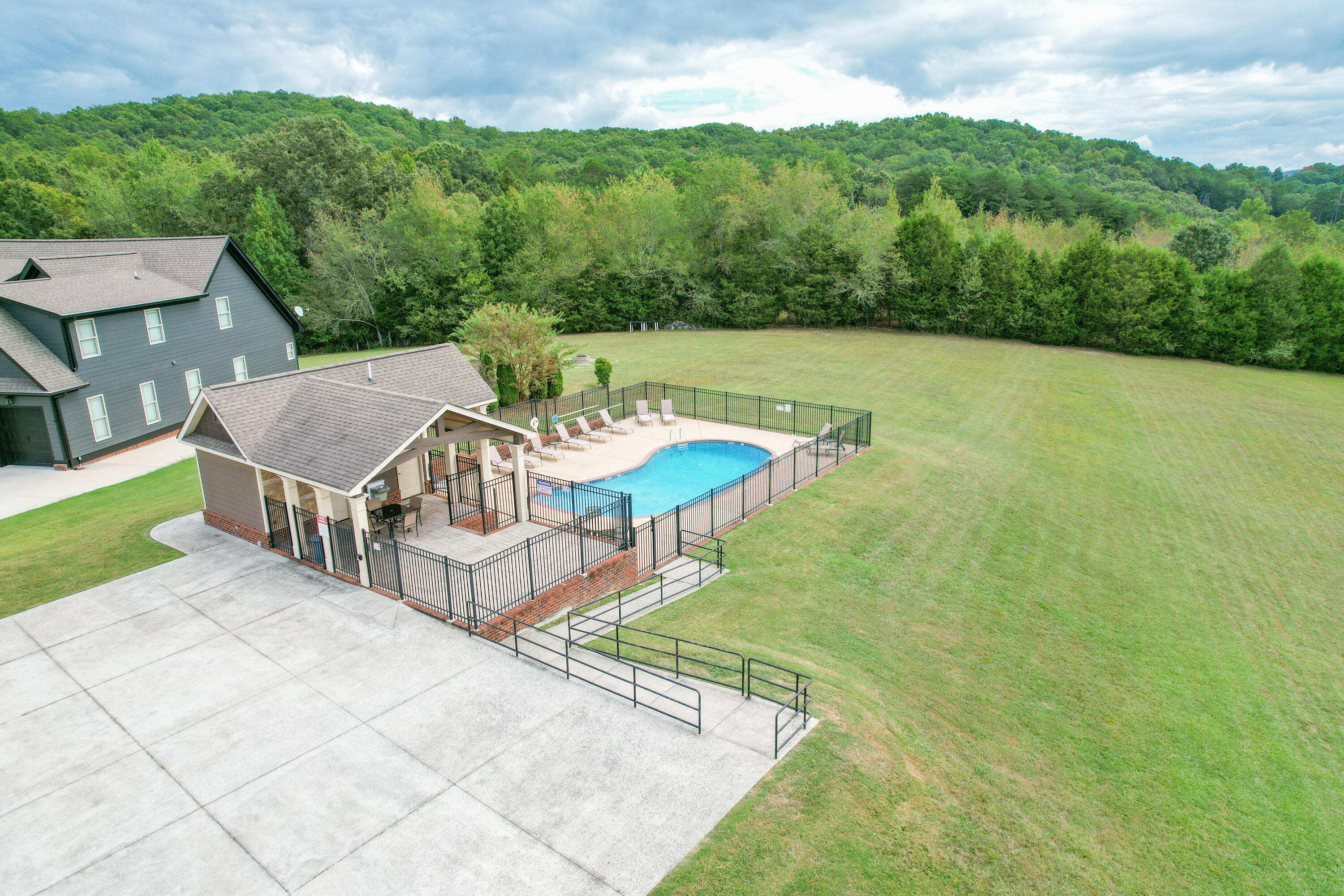6044 Cashmere Lane, Harrison, Tennessee image 48