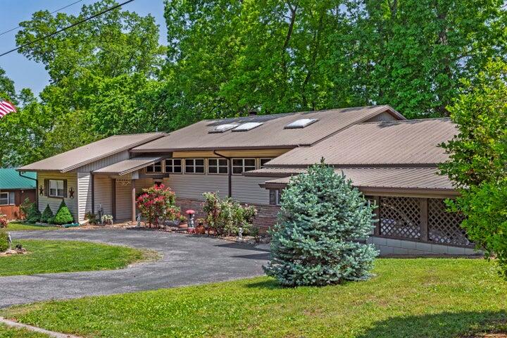 292 Hilltop Circle, Spring City, Tennessee image 2